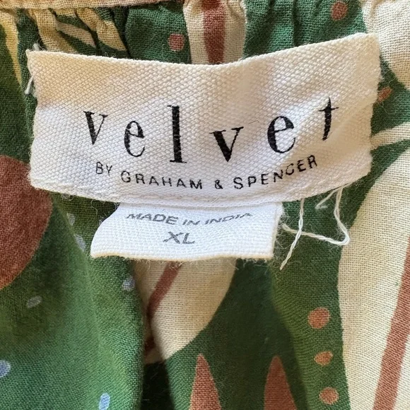 Floral Green and Blue Blouse - Picture 7 of 9